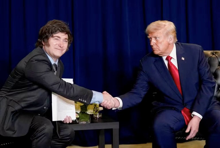 Javier Milei e Donald Trump durante encontro na 80ª Assembleia Geral das Nações Unidas, em Nova York