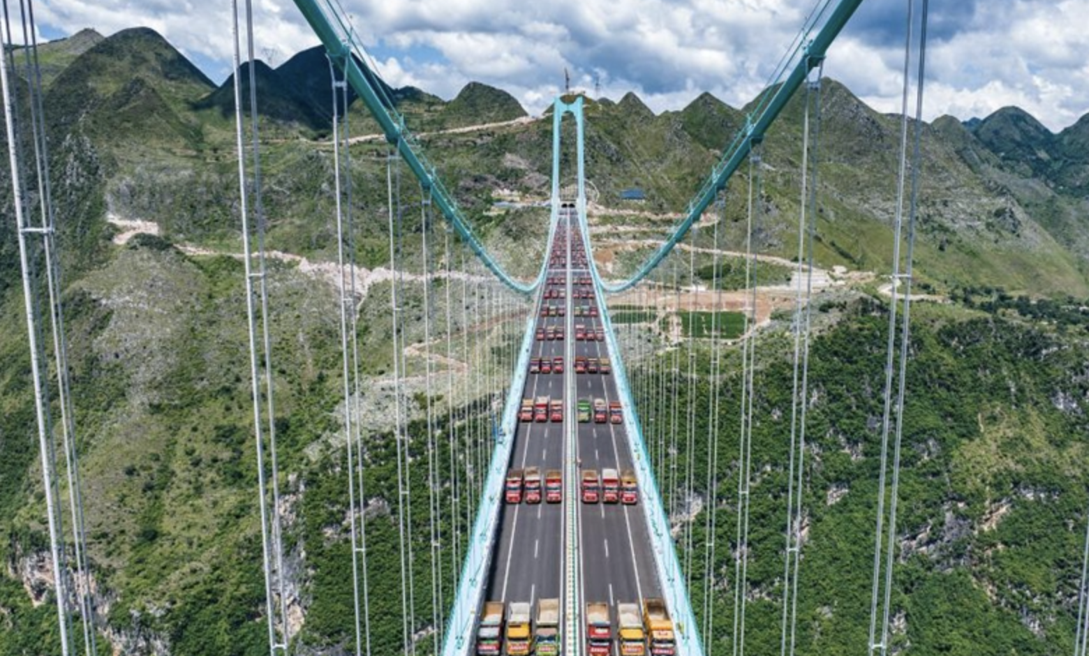 Huajiang Grand Canyon Bridge
