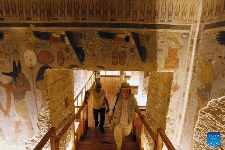 Egito abre túmulo do faraó Amenhotep III para visitantes após 20 anos de restauração