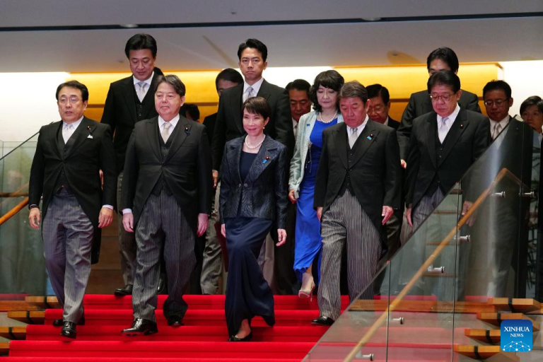 O que saber sobre a ascensão ao poder da primeira primeira-ministra do Japão, Takaichi?