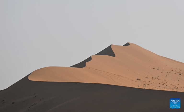 Paisagem do Deserto de Badain Jaran na Mongólia Interior