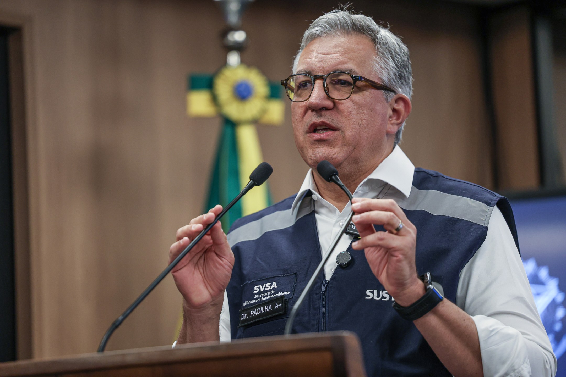 O ministro Alexandre Padilha (Saúde), durante entrevista para falar sobre os casos de bebidas alcoólicas adulteradas com metanol, agora concentradas no estado de São Paulo, devem transcender os limites do estado