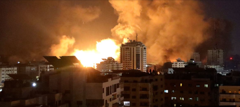 Israel bombardeia-Gaza