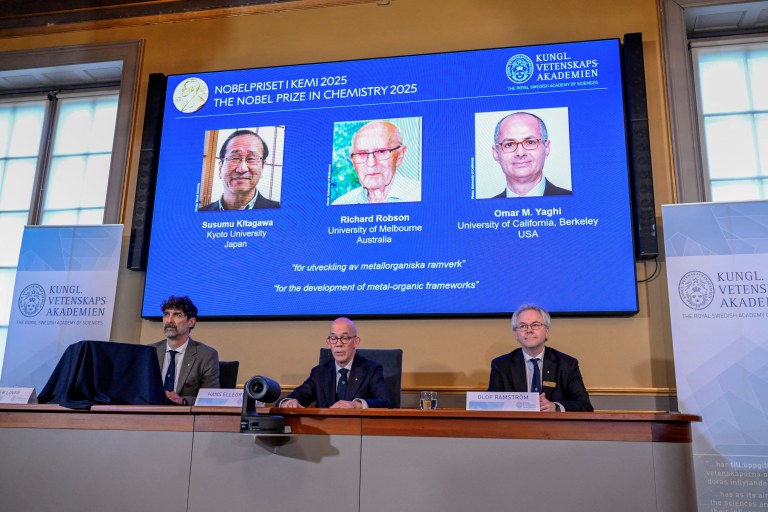 Anúncio dos vencedores do Prêmio Nobel de Química em Estocolmo, na Suécia - 08/10/2025