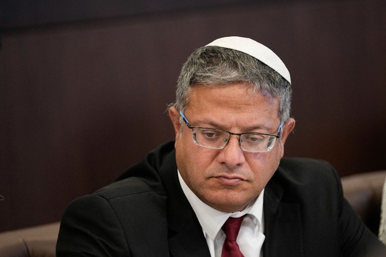 O ministro da Segurança Nacional de Israel, Itamar Ben-Gvir, participa da reunião semanal do gabinete em Jerusalém