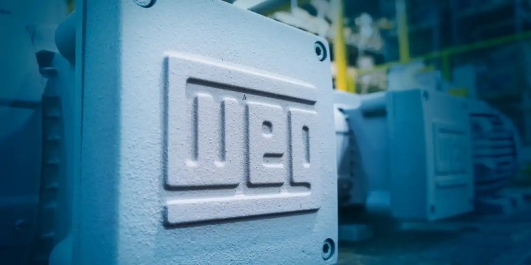 Logo da WEG em um motor