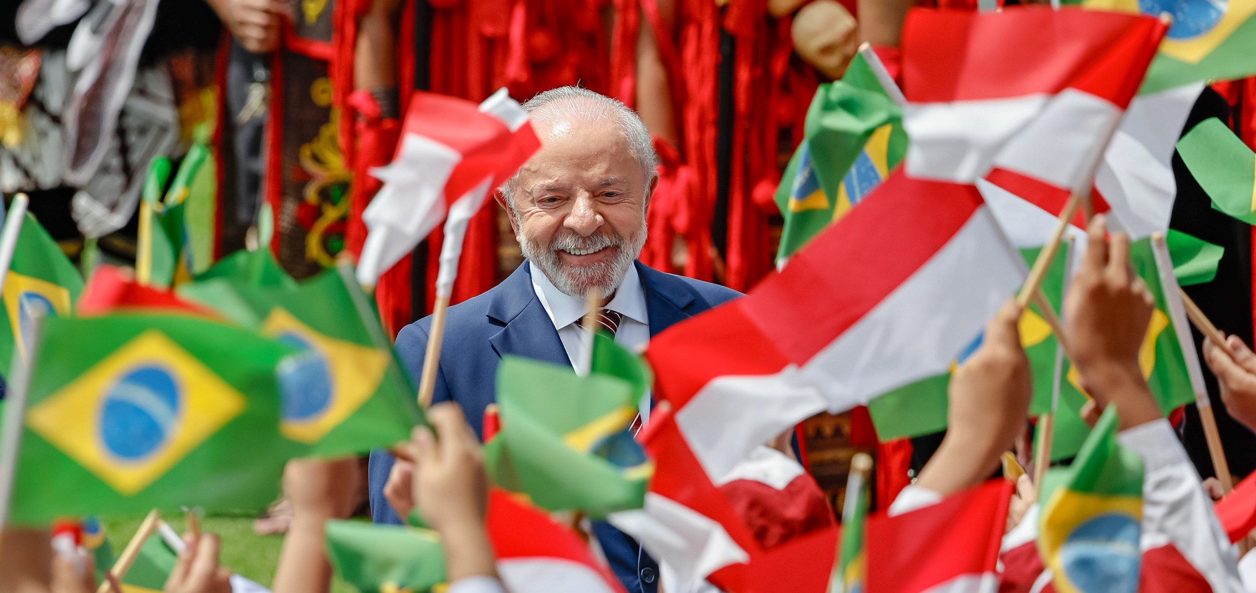 Chegada do presidente Lula ao Palácio Merdeka, na Indonésia