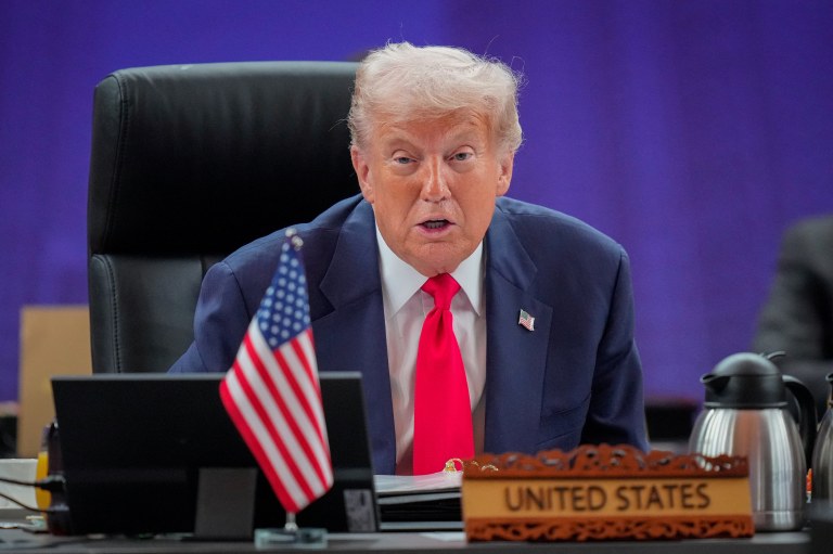 O presidente dos EUA, Donald Trump, durante reunião de cúpula da Asean, em Kuala Lumpur, na Malásia - 26/10/2025