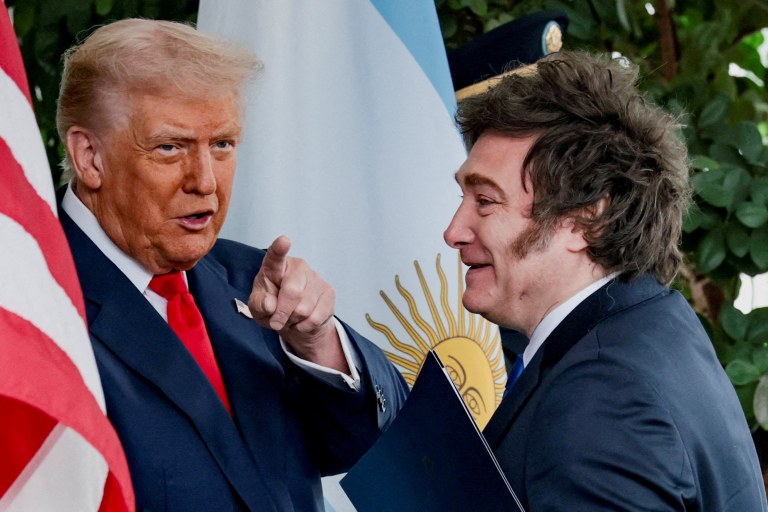 O presidente dos EUA, Donald Trump, recebe o presidente da Argentina, Javier Milei, na Casa Branca em Washington, DC, EUA, em 14 de outubro de 2025