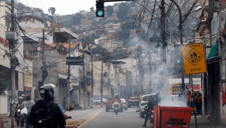 Operação policial no Rio matou 64 pessoas