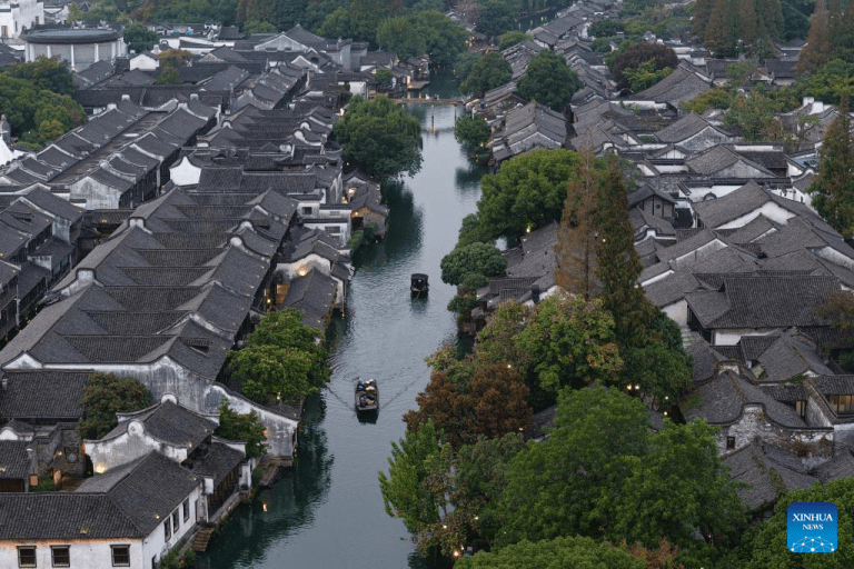 Cúpula Wuzhen da Conferência Mundial da Internet 2025 é inaugurada na Província de Zhejiang, no leste da China