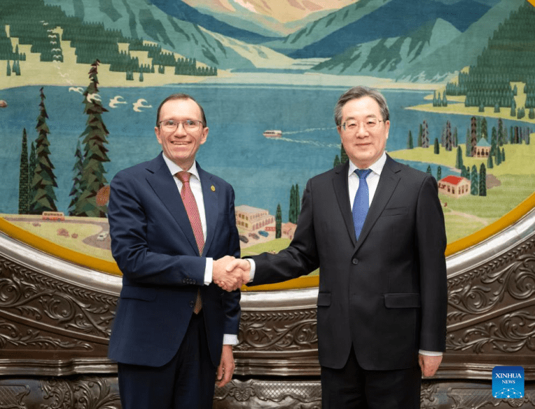 Vice-primeiro-ministro chinês pede reforço da cooperação com Noruega