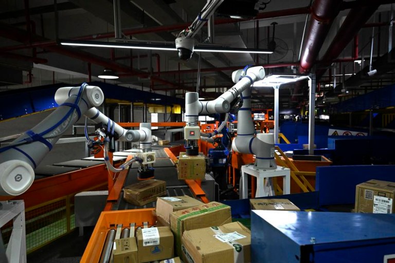 (Multimídia) Setor de entregas expressas da China registra crescimento estável nos primeiros 10 meses