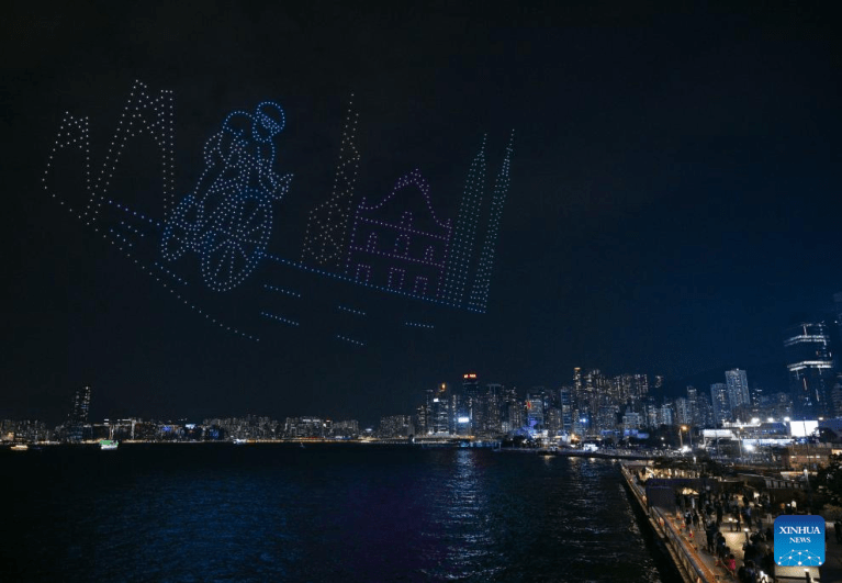 Espetáculo de luzes com drones celebra espírito esportivo em Hong Kong