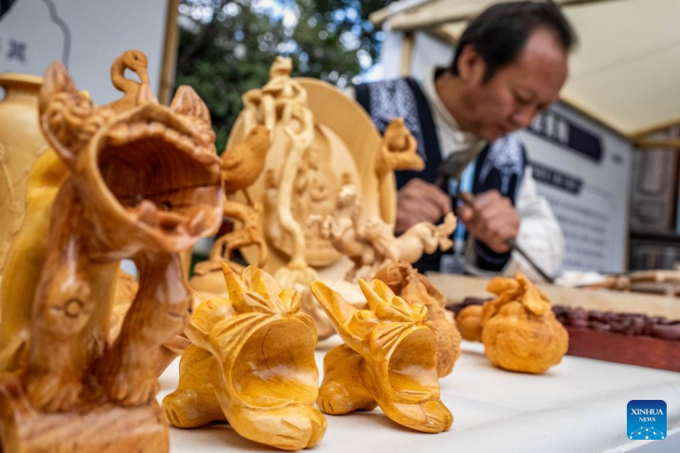 Semana de campanhas publicitárias de marcas de patrimônio cultural imaterial tem início em Dali, na Província de Yunnan