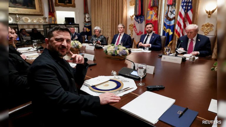 Volodymyr Zelensky e Donald Trump em encontro na Casa Branca - 17/10/2025