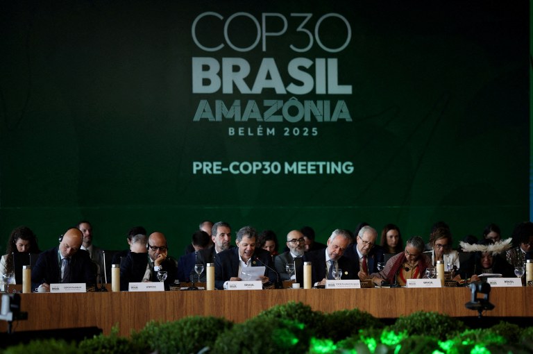 Ministro da Fazenda, Fernando Haddad, discursa em reunião preparatória para a COP30 em Brasília