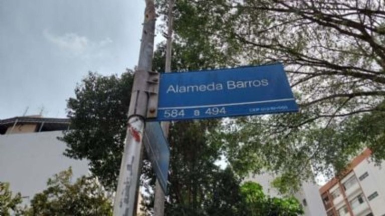 Placa de rua -Alameda Barros