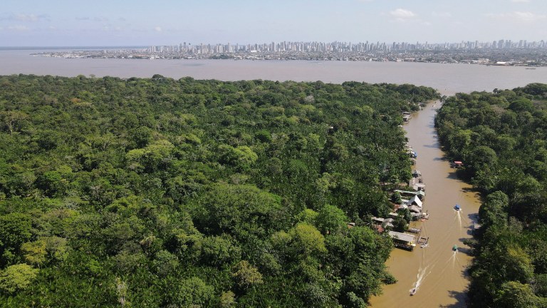 Floresta amazônica e cidade de Belém
 10/8/2025