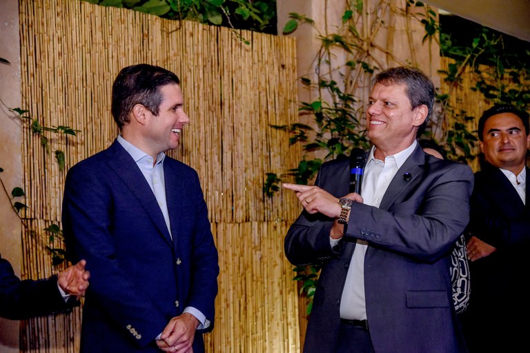 Hugo Motta e Tarcísio de Freitas