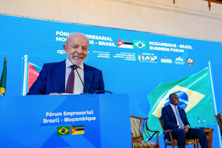 O presidente Luiz Inácio Lula da Silva durante o encerramento do encontro empresarial Brasil–Moçambique, no Polana Serena Hotel, em Maputo (Moçambique) - 24 de novembro de 2025