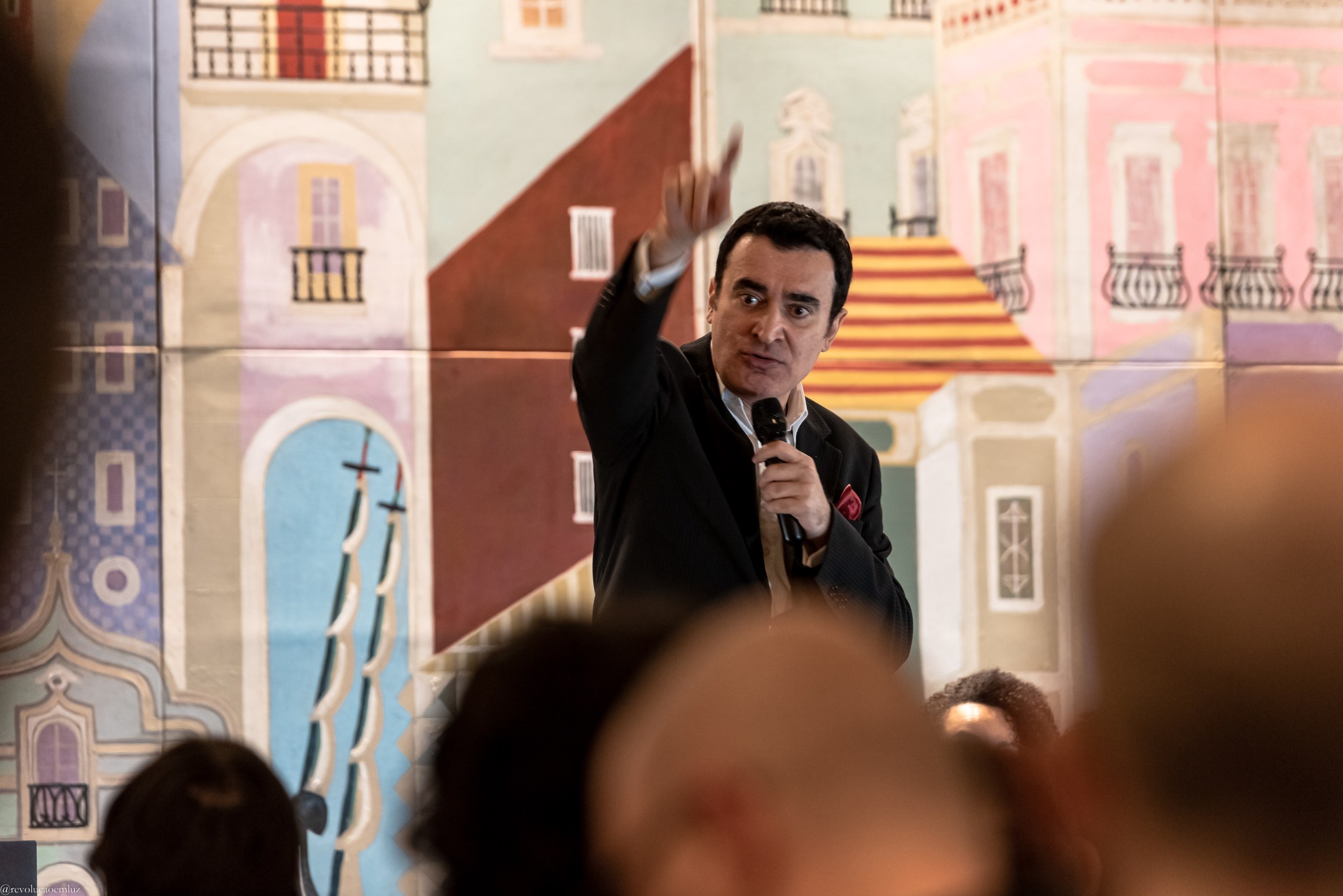 Alysson Mascaro lança Crítica do Cancelamento na Casa de Portugal