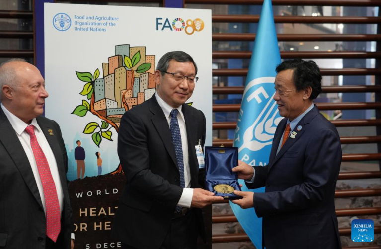 Cientista chinês ganha Prêmio Mundial Glinka do Solo 2025