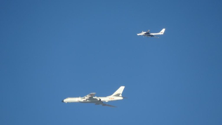 Exércitos chinês e russo realizam 10ª patrulha aérea estratégica conjunta