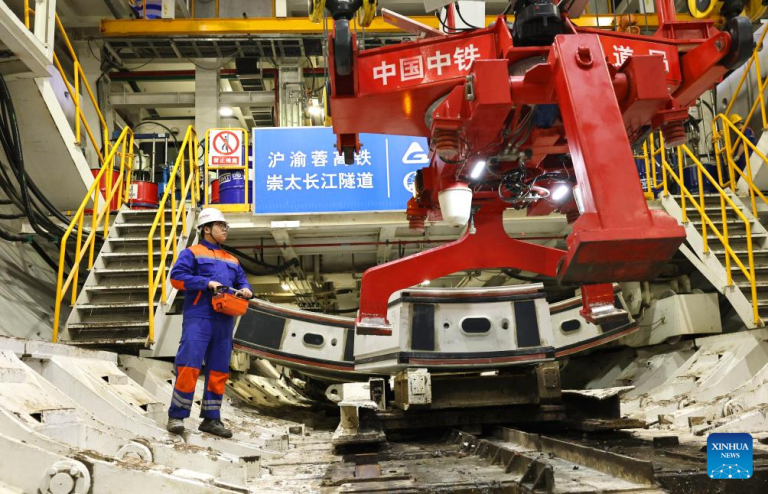 Tuneladora de grande diâmetro "Linghang" ultrapassa marca de 10.000 metros sob o Rio Yangtzé