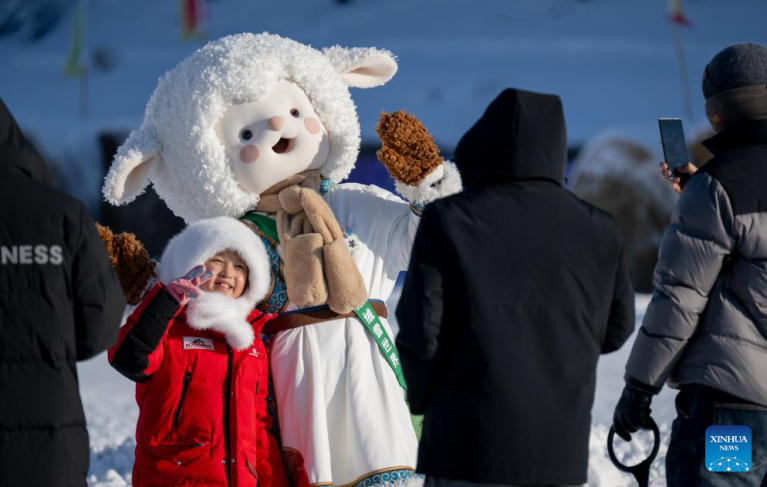 21ª Feira Nadam de Gelo e Neve começa na Mongólia Interior, no norte da China