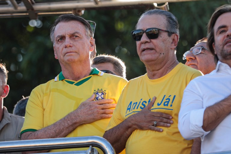 07/05/2025 - O ex presidente Jair Bolsonaro e o pastor Silas Malafaia