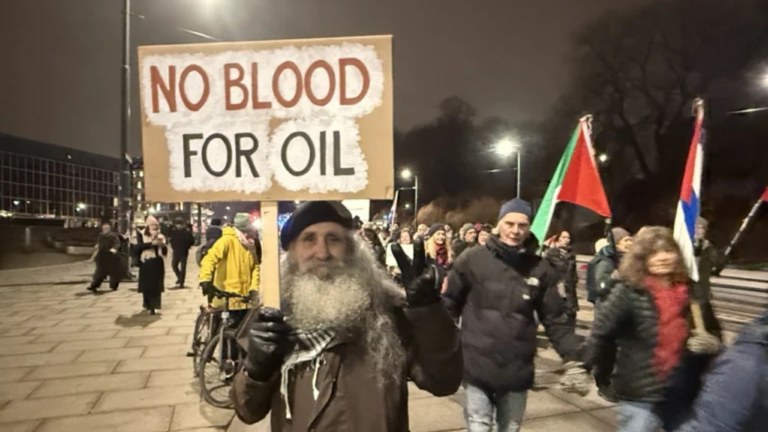 Protesto em Oslo contra o prêmio Nobel da Paz para María Corina Machado