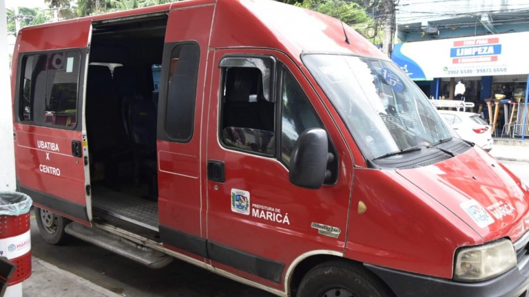 Van da Prefeitura de Maricá para transporte público e gratuito
