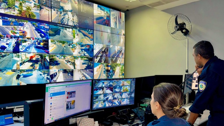 Sala de monitoramento da Prefeitura de Maricá