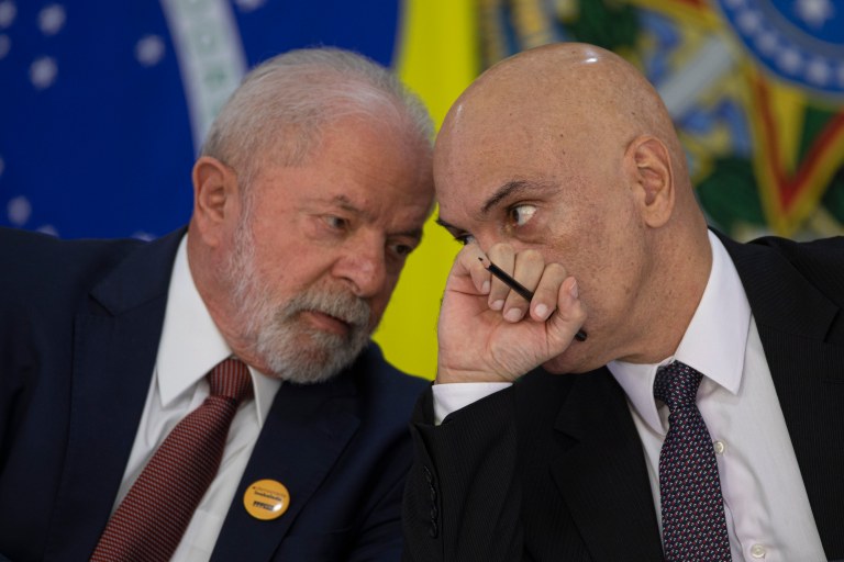 Braslia (DF) - 18/04/2023 - O presidente Luiz Incio Lula da Silva e o ministro Alexandre de Moraes, do STF