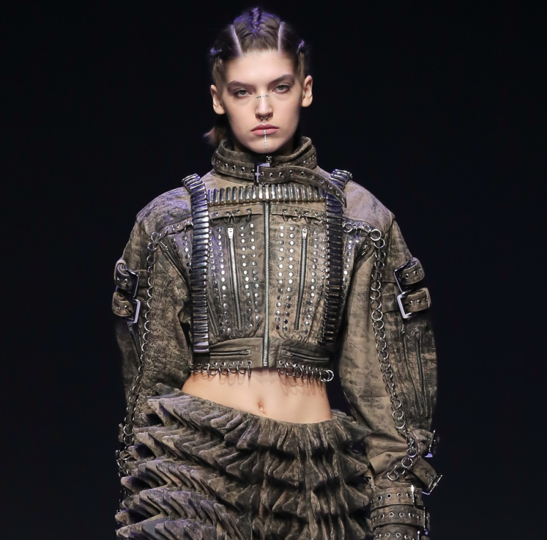 Caption Cover Photo: Artemisi na Moscow Fashion Week
