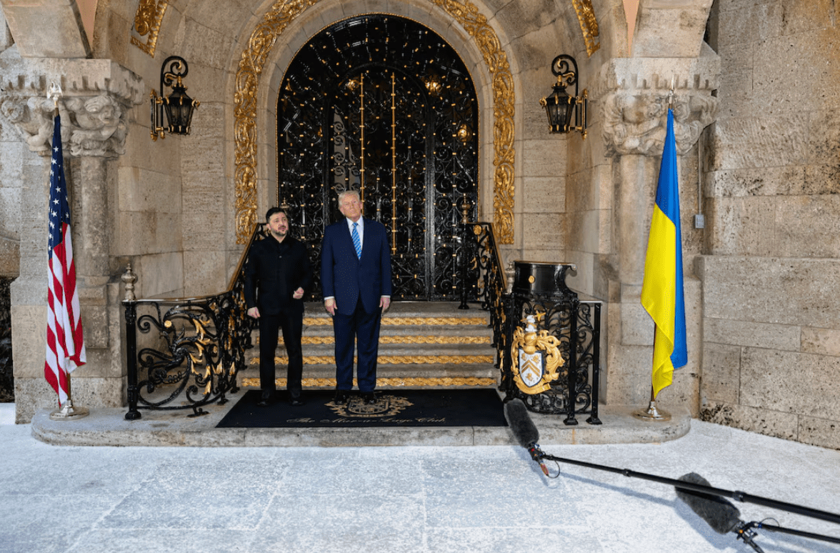 Volodymyr Zelensky e Donald Trump na Flórida, EUA, em 28 de dezembro de 2025