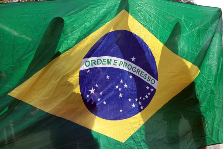 São Paulo (SP) - 21/09/2025 - Bandeira do Brasil durante ato contra a PEC da Anistia e da Blindagem, no MASP