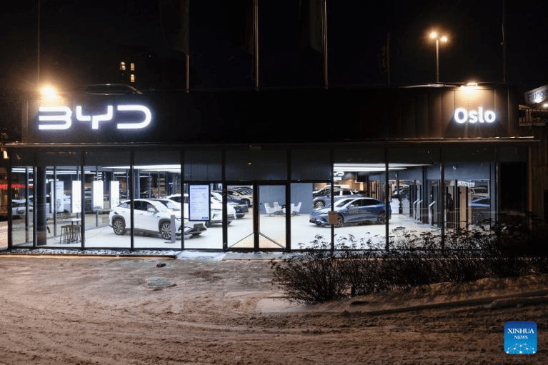 Marcas chinesas de automóveis expandem presença no mercado norueguês