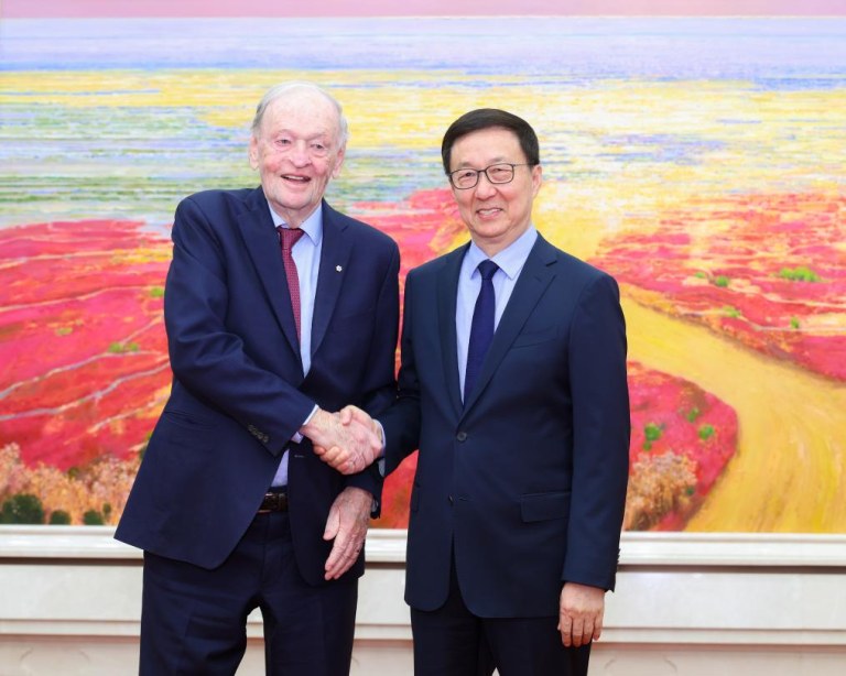 Vice-presidente chinês reúne-se com ex-premiê canadense