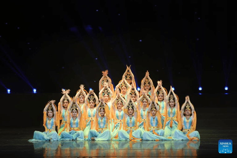 Província chinesa de Gansu sedia eventos de apresentação e transmissão de artes e cultura para público geral