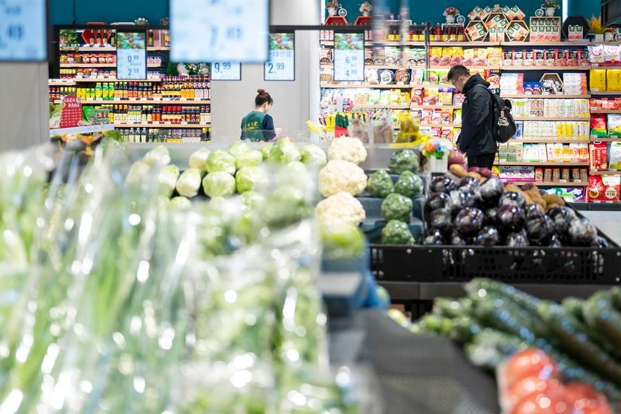 (Multimídia) Redes de supermercados e lojas de conveniência da China relatam ganhos constantes em 2025
