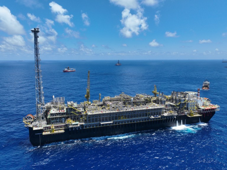 A FPSO P-78 é a sétima plataforma em operação no campo de Búzios, no pré-sal da Bacia de Santos