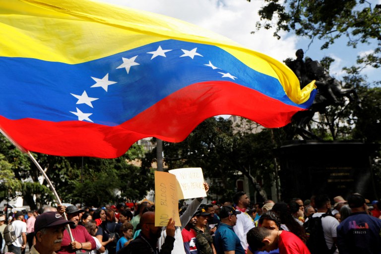 Protesto contra ordem do presidente dos EUA, Donald Trump, de bloquear a entrada e saída de petroleiros sancionados da Venezuela - 17 de dezembro de 2025