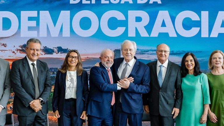 Rui Costa, Janja, Lula, Ricardo Lewandowski, Geraldo e Lul Alckmin e Gleisi Hoffmann