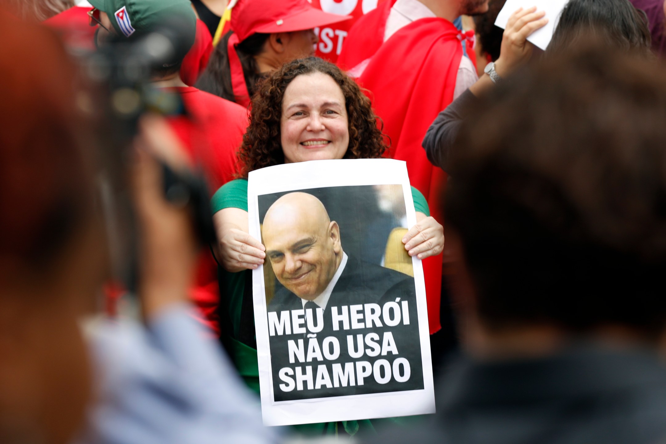 Brasília (DF) - 08/01/2026 - Manifestação durante a cerimônia relativa aos atos antidemocráticos de 8 de janeiro e assinatura do veto integral ao PL da Dosimetria, em frente ao Palácio do Planalto
