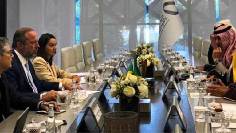 Reunião entre Alexandre Silveira e Bandar Al-Khorayef