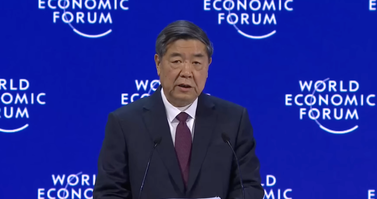 He Lifeng, em Davos