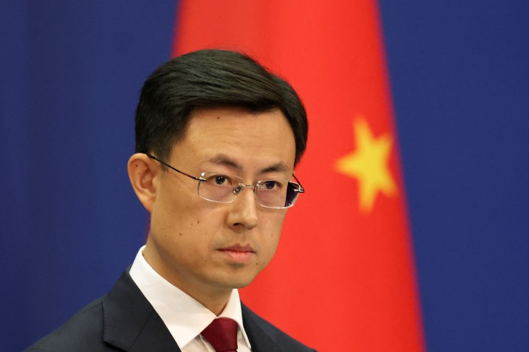 Porta-voz chinês Guo Jiakun 
 7/1/2025    REUTERS/Florence Lo