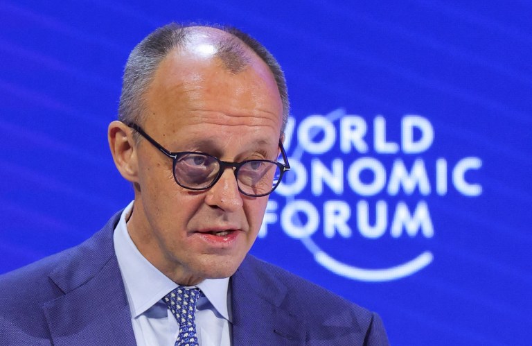O chanceler alemão Friedrich Merz participa da 56ª reunião anual do Fórum Econômico Mundial (WEF) em Davos, Suíça, em 22 de janeiro de 2026. REUTERS/Denis Balibouse